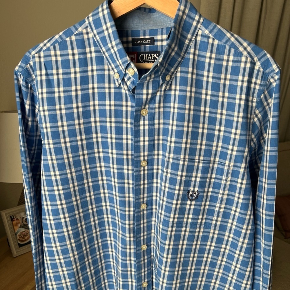 Chaps Men’s L/S Blue/white Plaid Button Up Size M
